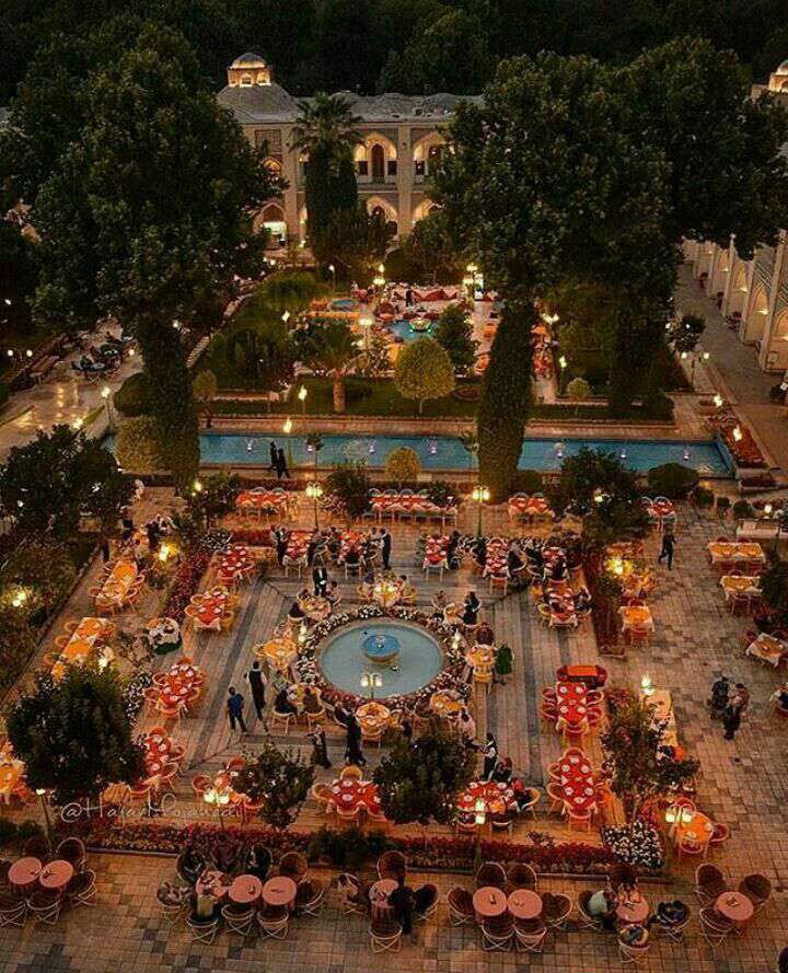نمایی زیبا ازهتل عباسی اصفهان